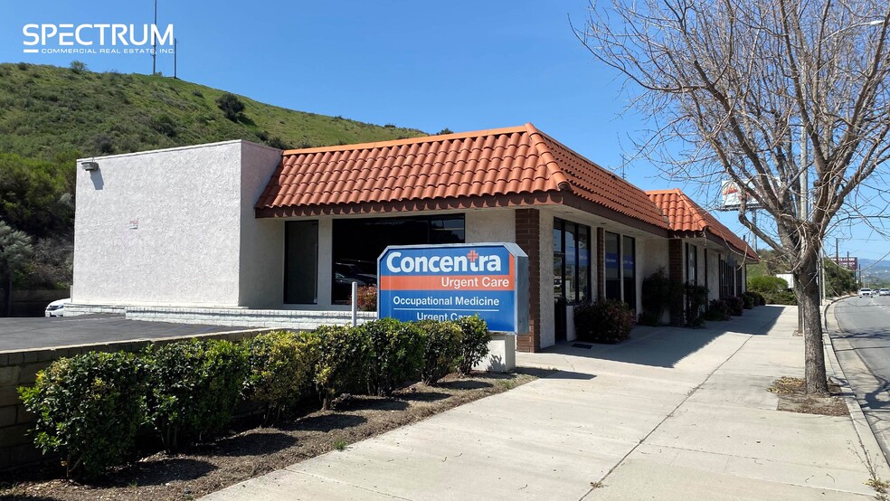 22840 Soledad Canyon Rd, Santa Clarita, CA à louer - Photo de l’immeuble – Image 2 sur 5