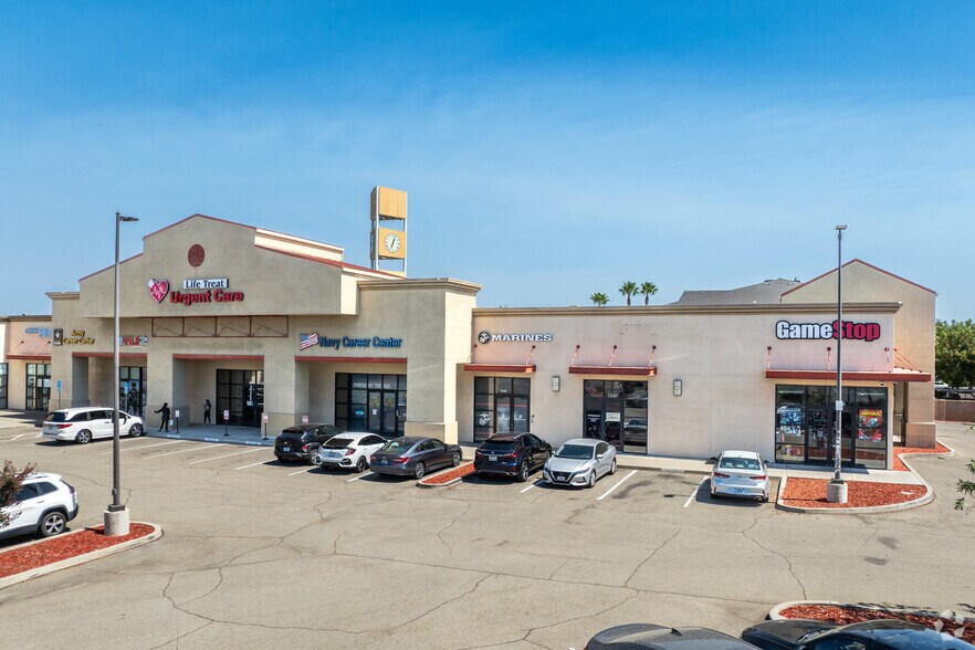 1321-1349 Historical Plaza Way, Manteca, CA à louer - Photo principale – Image 1 sur 3
