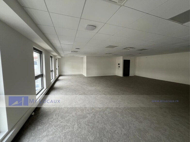 Local d’activités dans Nanterre à louer - Photo intérieure – Image 2 sur 5