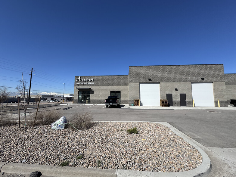 1268 W 2600 S, Woods Cross, UT à louer - Photo de l’immeuble – Image 1 sur 4