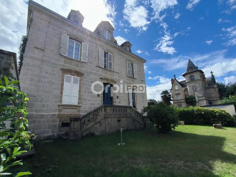 Local d'activités dans Brive-la-Gaillarde à vendre - Photo de l’immeuble – Image 3 sur 11
