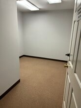 13700-13702 Village Mill Dr, Midlothian, VA à louer Photo intérieure– Image 2 sur 3