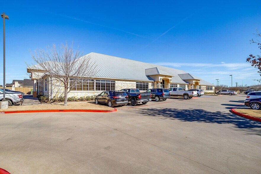 1200 Crawford Ave, Granbury, TX à louer - Photo de l’immeuble – Image 2 sur 30