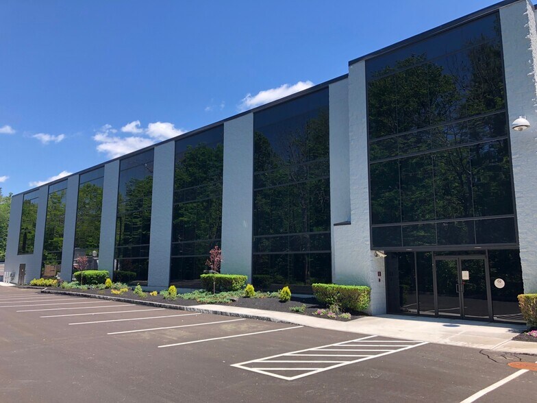 4 Northeastern Blvd, Salem, NH à louer - Photo de l’immeuble – Image 2 sur 30