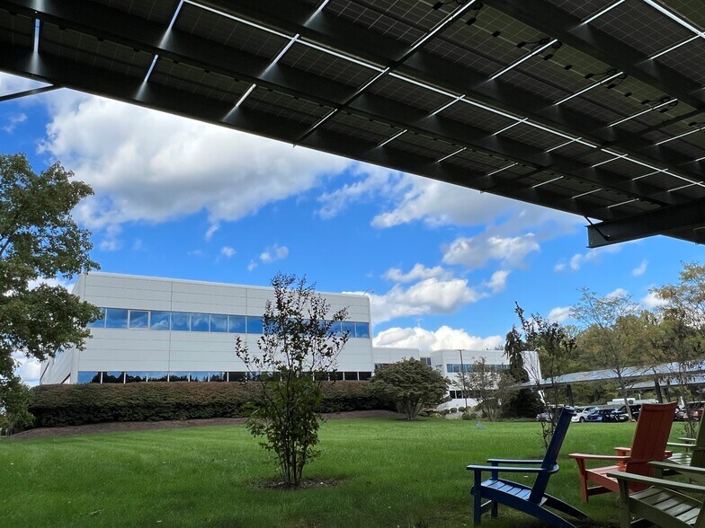 755 College Rd E, Princeton, NJ à louer - Photo de l’immeuble – Image 3 sur 7