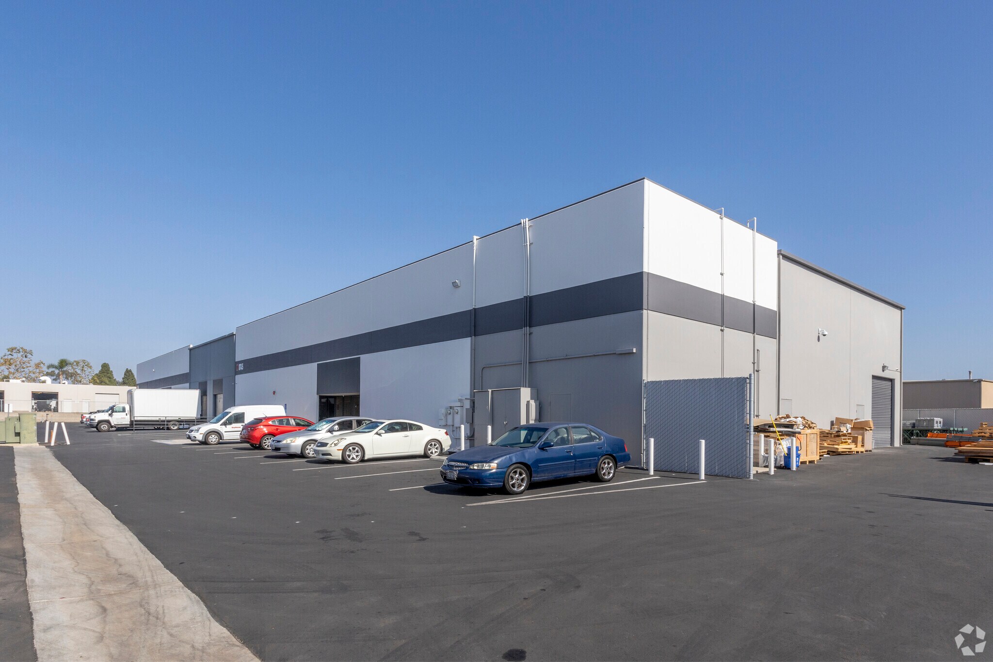 8745 Production Ave, San Diego, CA à louer Photo principale– Image 1 sur 4