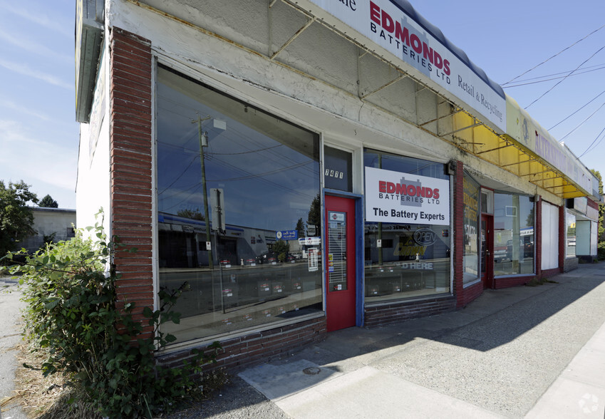 7471 Edmonds St, Burnaby, BC à vendre - Photo de l’immeuble – Image 2 sur 3