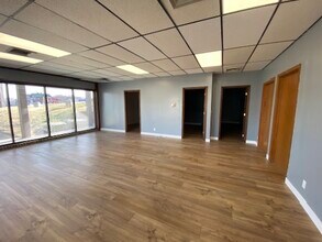1100 N Lincoln Ave, York, NE à louer Photo de l’immeuble– Image 2 sur 5
