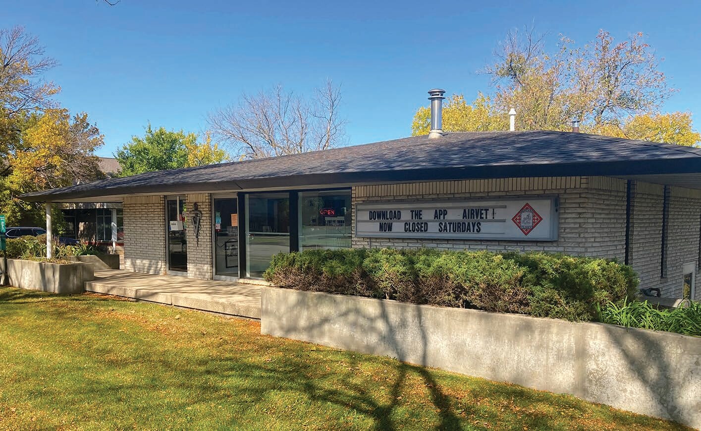 7530 Mineral Point Rd, Madison, WI à louer Photo de l’immeuble– Image 1 sur 9