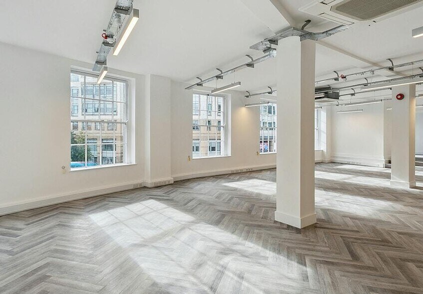 20 Hammersmith Broa, Londres à louer - Photo de l’immeuble – Image 3 sur 17