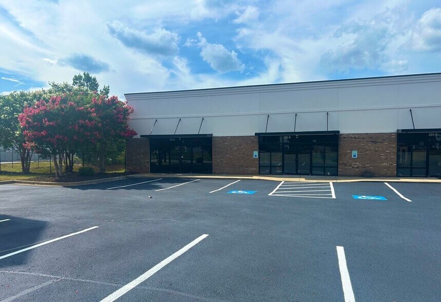 284 Rocky Creek Rd, Greenville, SC à louer - Photo de l’immeuble – Image 3 sur 9