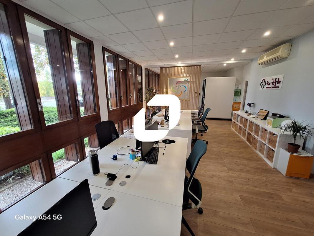 Bureau dans Boulogne Billancourt à louer Photo intérieure– Image 1 sur 10