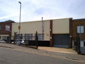 Plus de détails pour Roebuck Rd, Chessington - Industriel/Logistique à louer