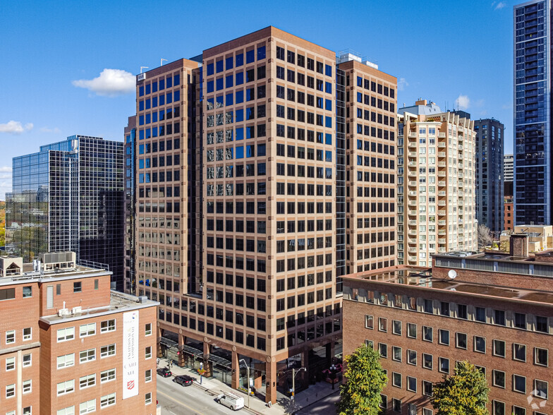 175 Bloor Street East, Toronto, ON à louer - Photo de l’immeuble – Image 2 sur 2