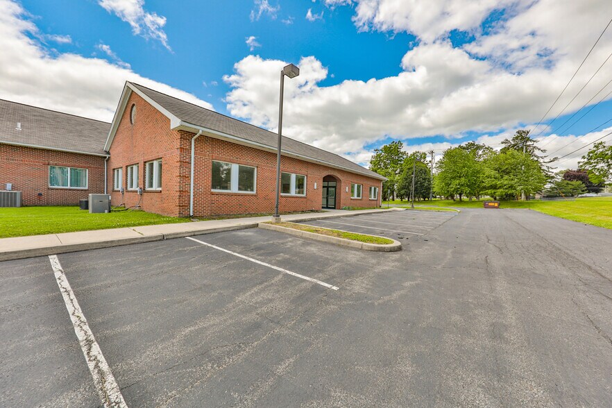 4350 Independence Dr, Schnecksville, PA à louer - Photo de l’immeuble – Image 3 sur 22