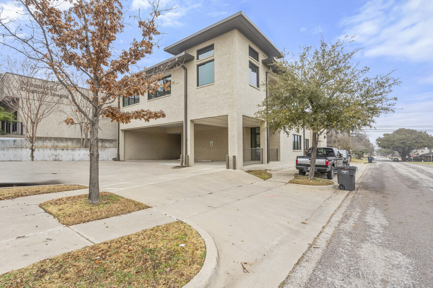 3700 W 7th St, Fort Worth, TX à louer - Photo de l’immeuble – Image 1 sur 10