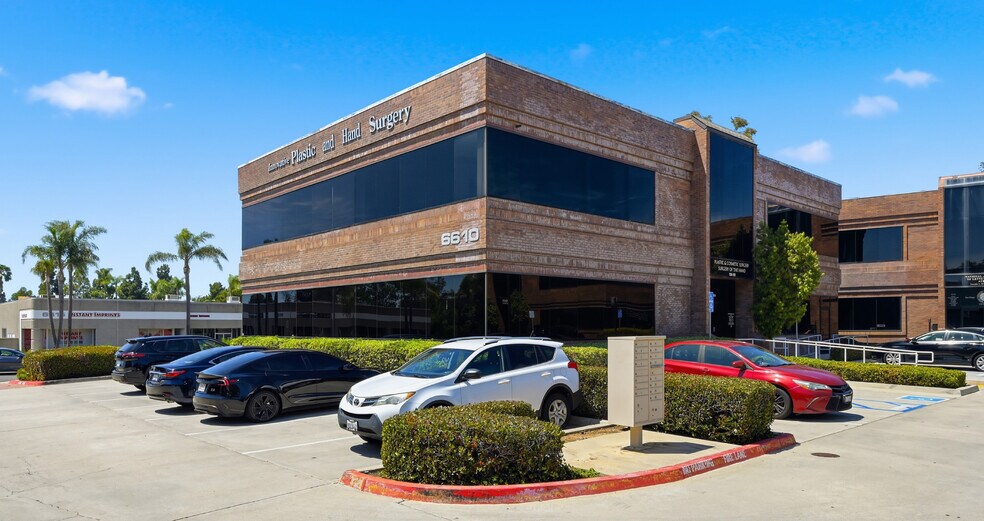6610 Flanders Dr, San Diego, CA à vendre - Photo de l’immeuble – Image 2 sur 9