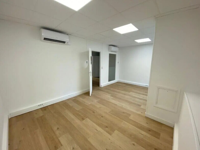 171 Ter Avenue Charles De Gaulle, Neuilly-sur-Seine à louer - Photo de l’immeuble – Image 2 sur 9