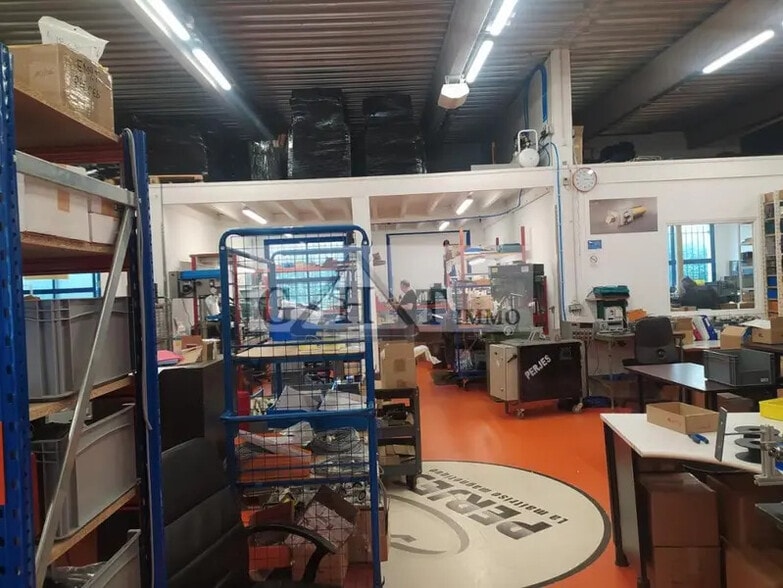 Industriel/Logistique dans Croissy-Beaubourg à vendre - Photo intérieure – Image 1 sur 10
