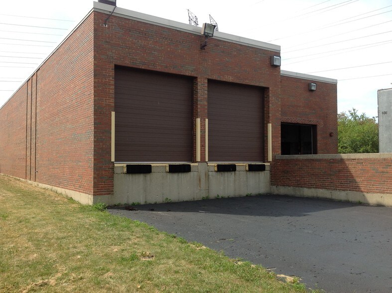 491 E St. Charles Rd, Carol Stream, IL à louer - Photo de l’immeuble – Image 2 sur 2
