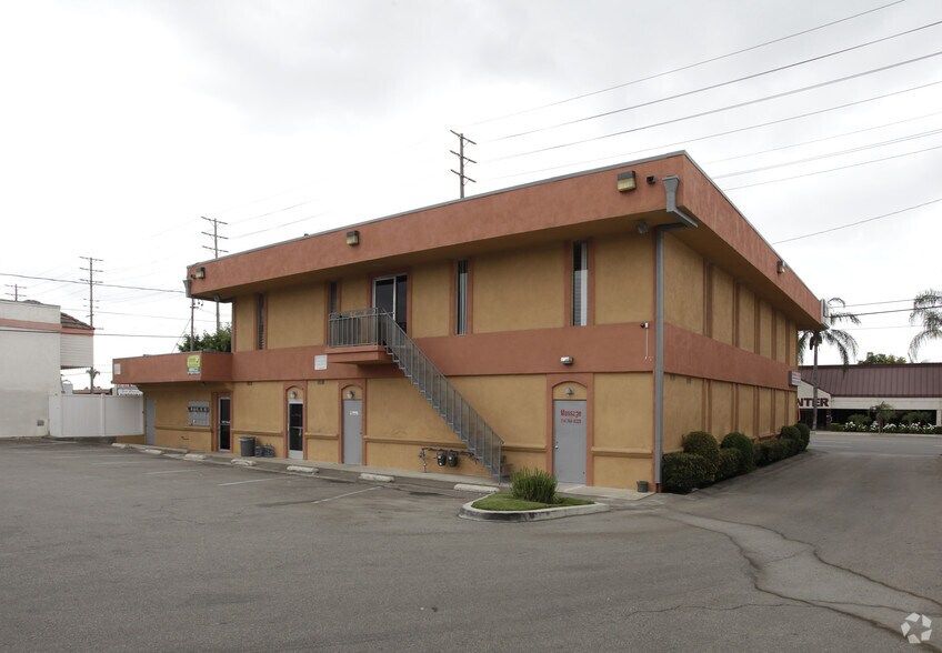 1149-1163 N Tustin St, Orange, CA à louer - Photo de l’immeuble – Image 3 sur 54