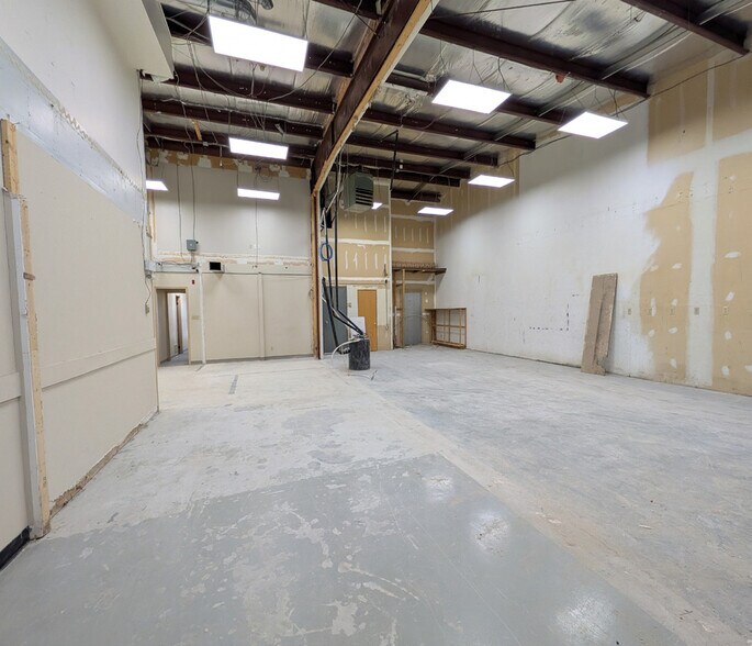 1215 Halifax St, Regina, SK à louer - Photo de la construction – Image 2 sur 3