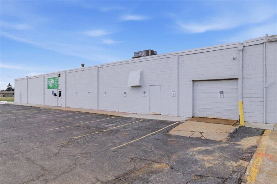 3415 W Broadway, Council Bluffs, IA à louer - Photo de l’immeuble – Image 2 sur 15