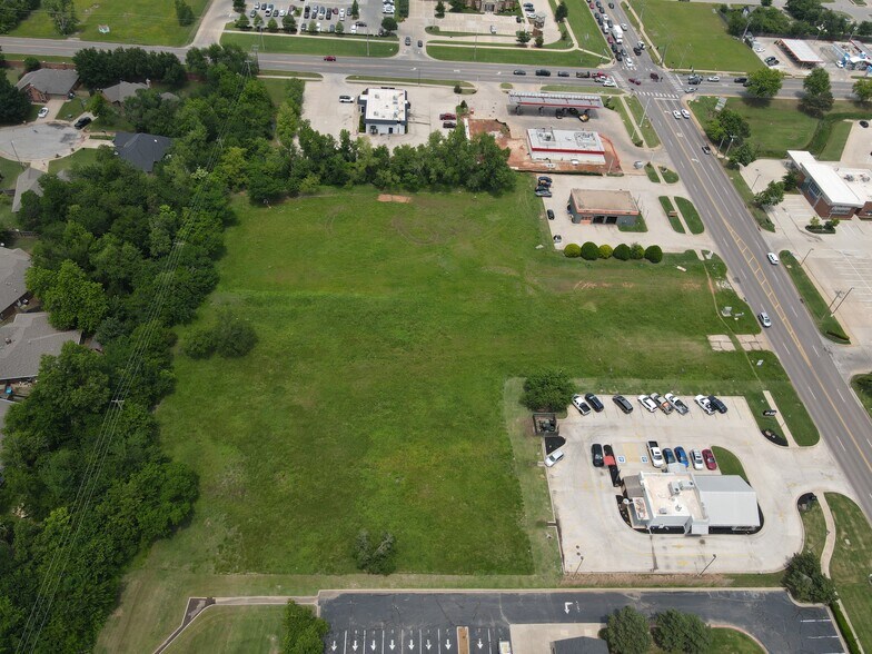 1100 W 3rd St, Edmond, OK à vendre - Photo de l’immeuble – Image 3 sur 3