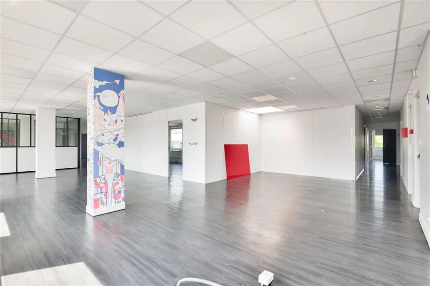 Bureau dans Suresnes à vendre - Photo de l’immeuble – Image 2 sur 9