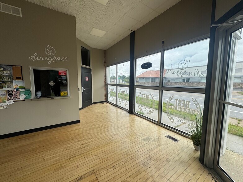 801 N State St, Big Rapids, MI à vendre - Photo de l’immeuble – Image 2 sur 11