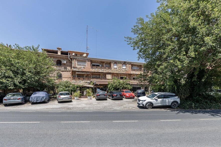 Local commercial dans Cenes de la Vega, Granada à vendre - Photo de l’immeuble – Image 3 sur 40