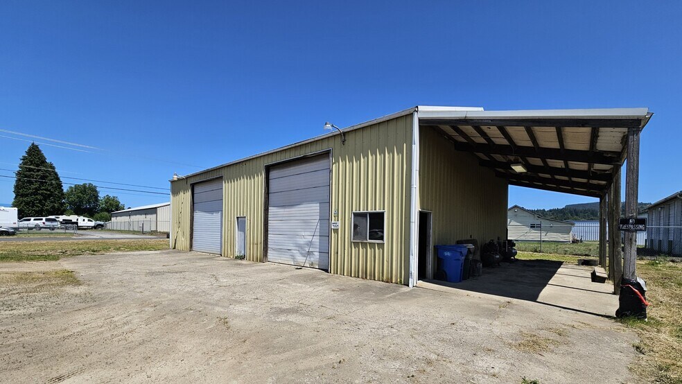 404 Hazel St, Kelso, WA à vendre - Photo de l’immeuble – Image 3 sur 8