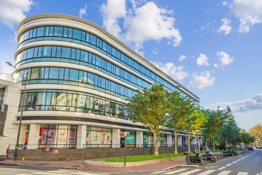2-4 Rue Paul Vaillant-Couturier, Levallois-Perret à louer - Photo de l’immeuble – Image 1 sur 9