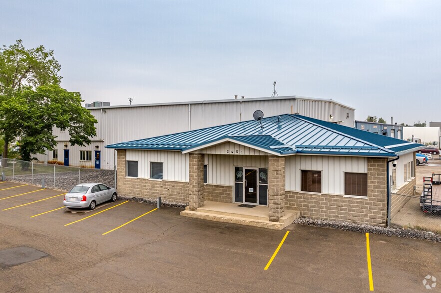 2451 76th Ave NW, Edmonton, AB à vendre - Photo principale – Image 1 sur 4