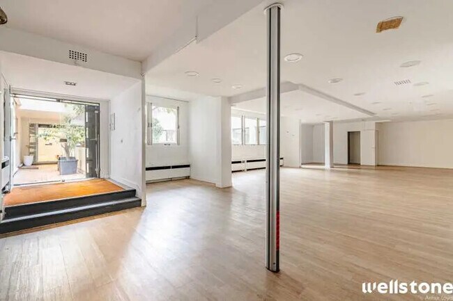 Plus de détails pour 17-19 Rue De La Croix Nivert, Paris - Bureau à louer