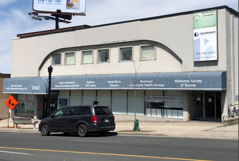 2562 Eglinton Ave W, Toronto, ON à vendre Photo de l’immeuble– Image 1 sur 1