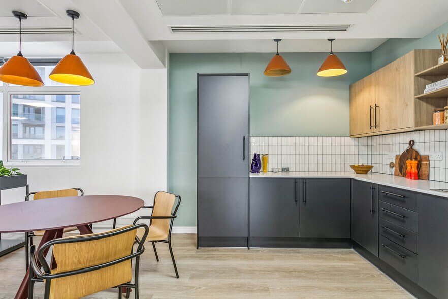 5-17 Hammersmith Grove, Londres à louer - Photo intérieure – Image 2 sur 12