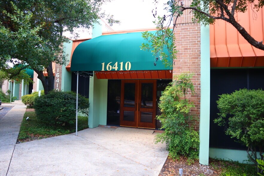 16410 Blanco Rd, San Antonio, TX à vendre - Photo de l’immeuble – Image 2 sur 29