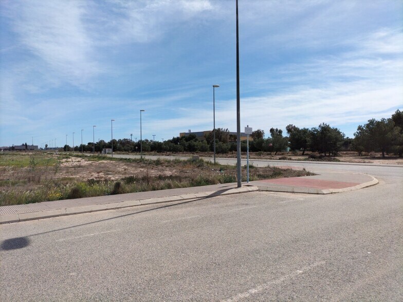 Industriel/Logistique dans Cox à vendre - Photo de l’immeuble – Image 2 sur 2
