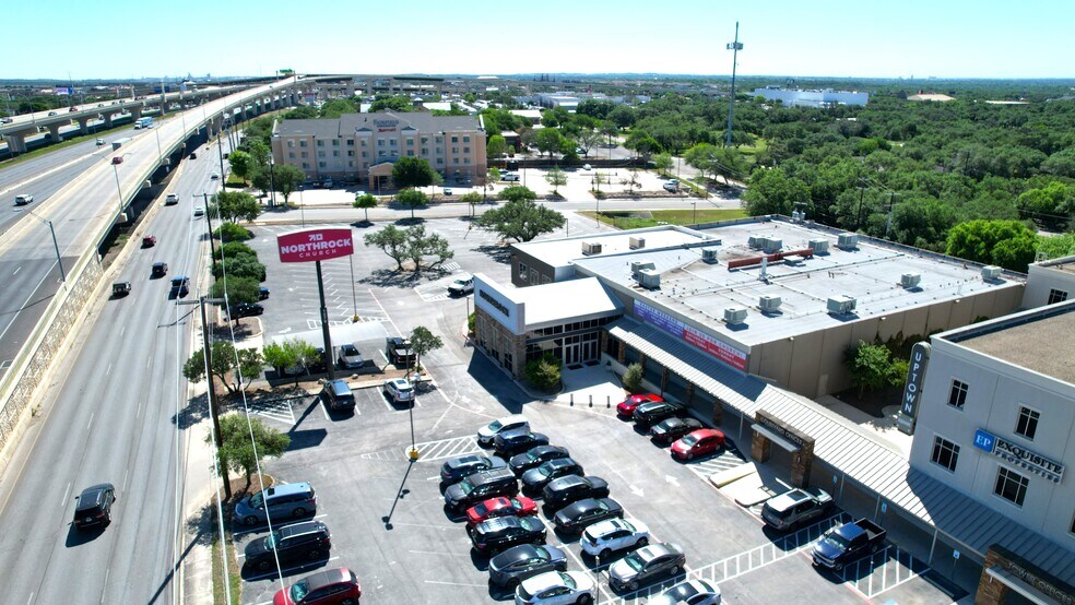 1278 N Loop 1604 E, San Antonio, TX à louer - Photo de l’immeuble – Image 3 sur 30