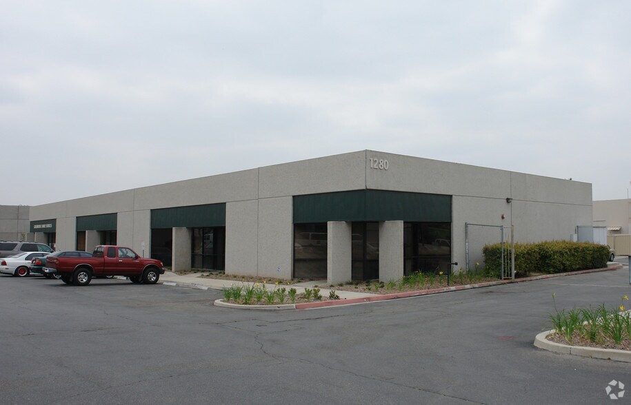 1020 Iowa Ave, Riverside, CA à vendre - Photo de l’immeuble – Image 3 sur 8