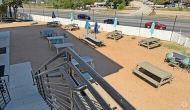 10701 Menchaca Rd, Austin, TX à louer Photo de l’immeuble– Image 2 sur 7