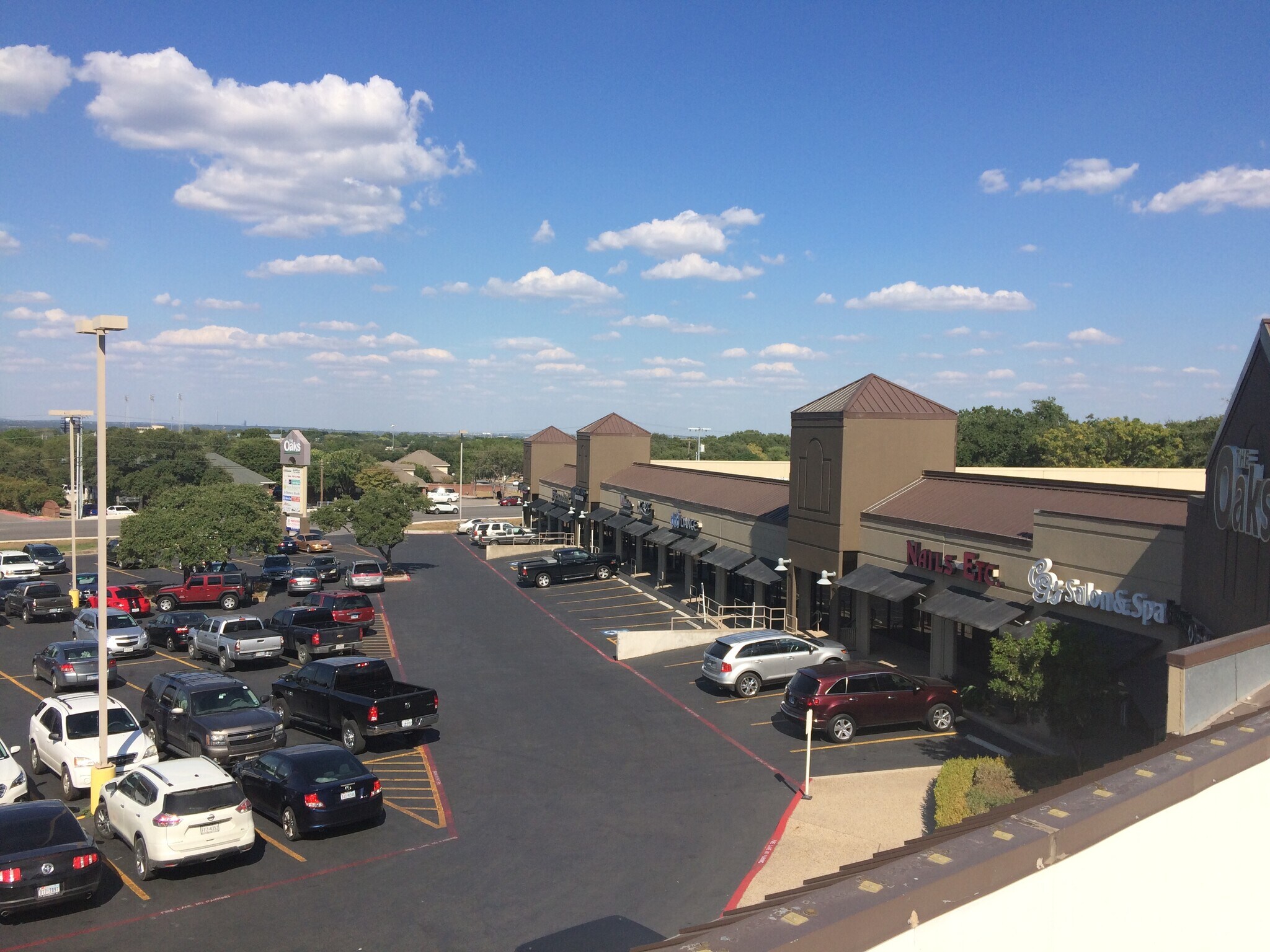 1551 N Walnut Ave, New Braunfels, TX à louer Photo de l’immeuble– Image 1 sur 4