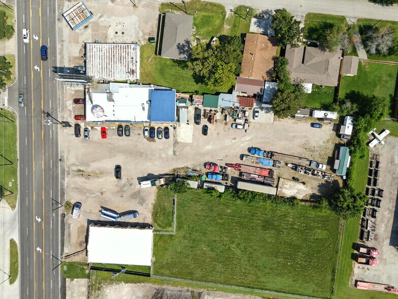 501 S Main St, Highlands, TX à vendre - Photo de l’immeuble – Image 3 sur 15
