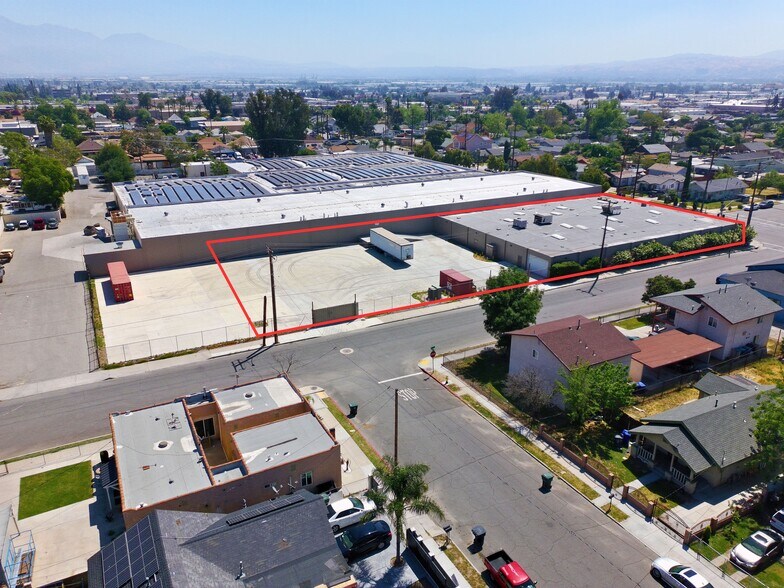 1096 W Rialto Ave, San Bernardino, CA à louer - Photo de l’immeuble – Image 3 sur 20