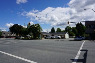 9064 Young Rd, Chilliwack, BC à louer Photo intérieure– Image 2 sur 10
