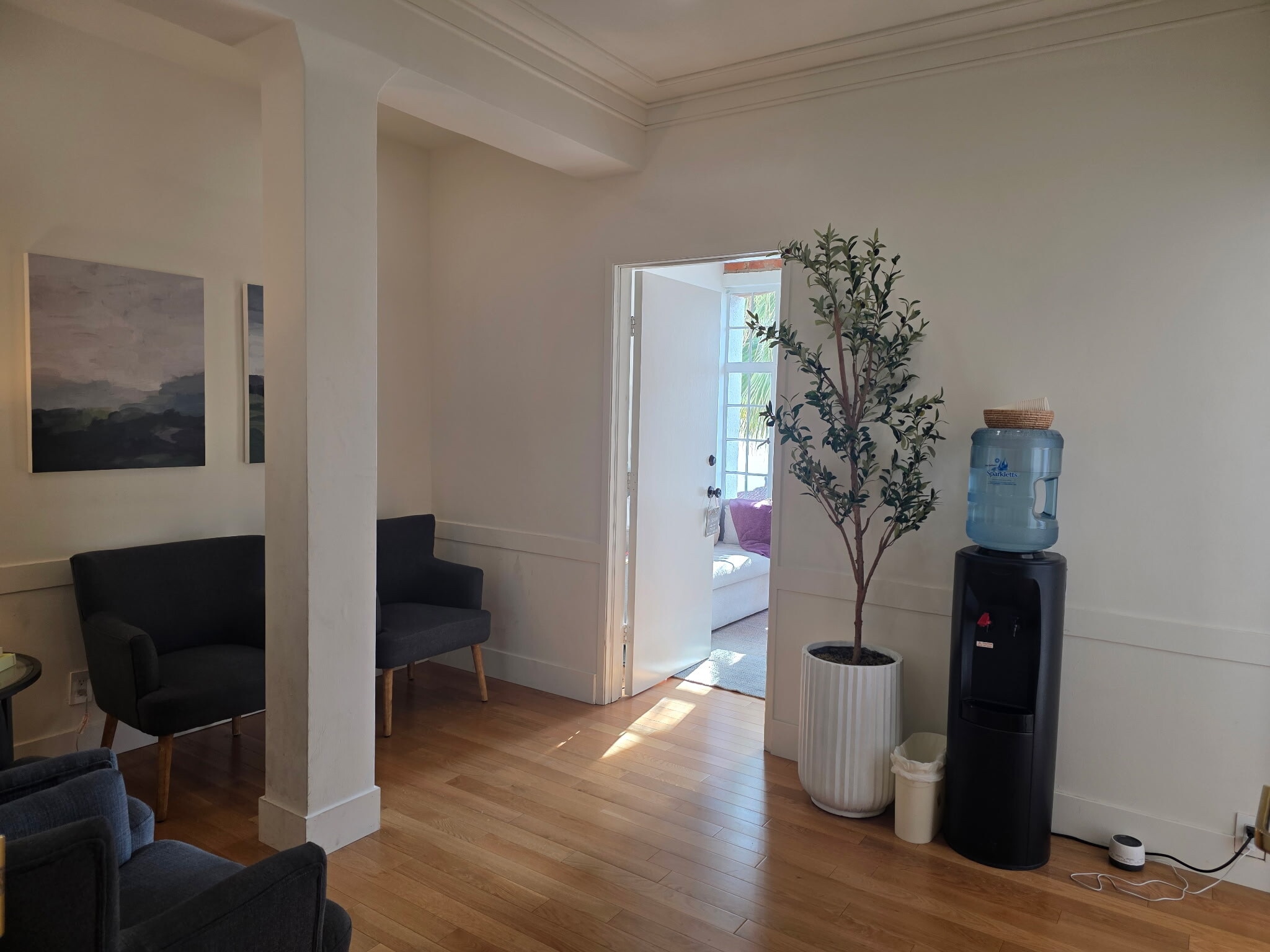 9615 Brighton Way, Beverly Hills, CA à louer Photo intérieure– Image 1 sur 7