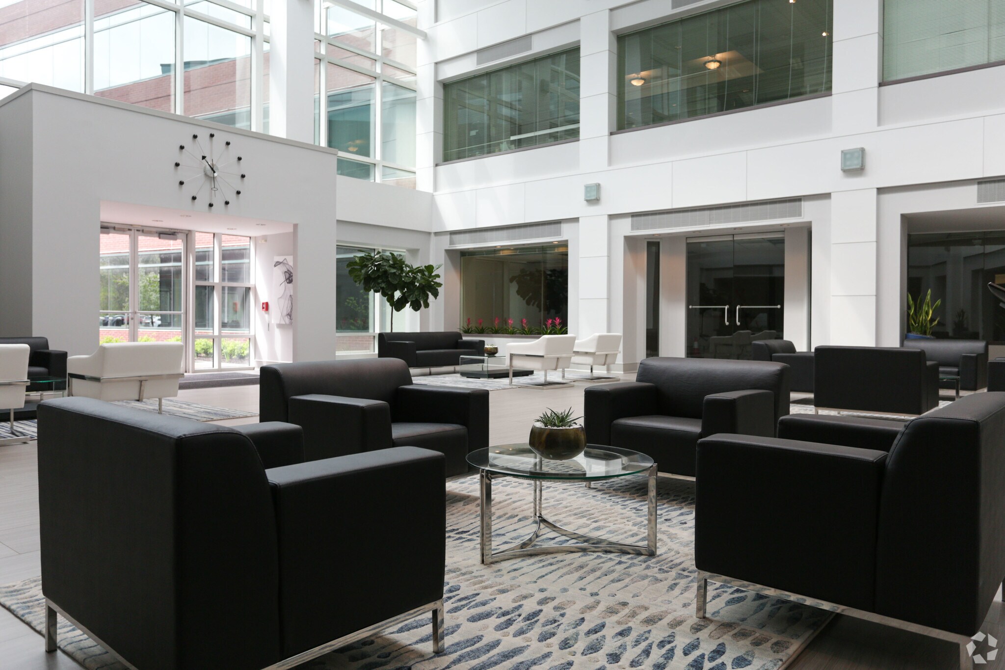 185 Plains Rd, Milford, CT à louer Photo principale– Image 1 sur 14