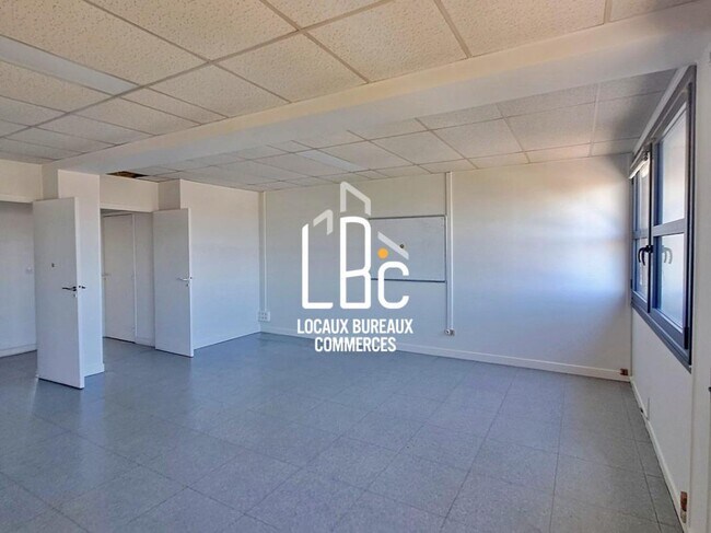Plus de détails pour 15 Avenue Louise Michel, Rezé - Bureau à louer