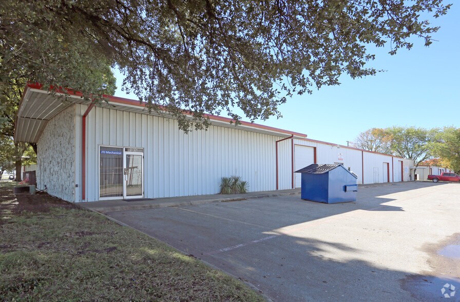 1013 S IH 45, Hutchins, TX à louer - Photo de l’immeuble – Image 3 sur 9